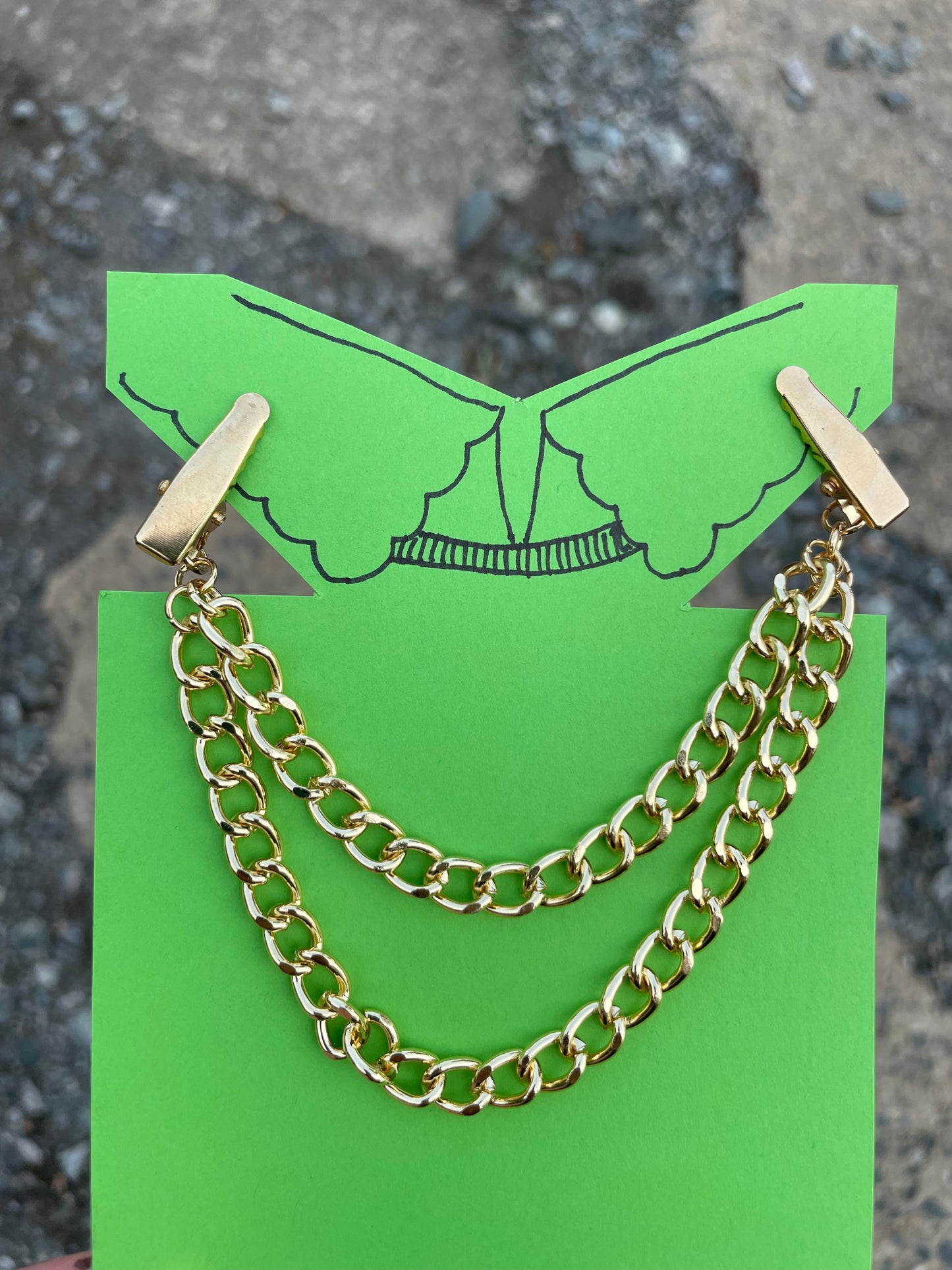 Dual chain gold tone collar clip