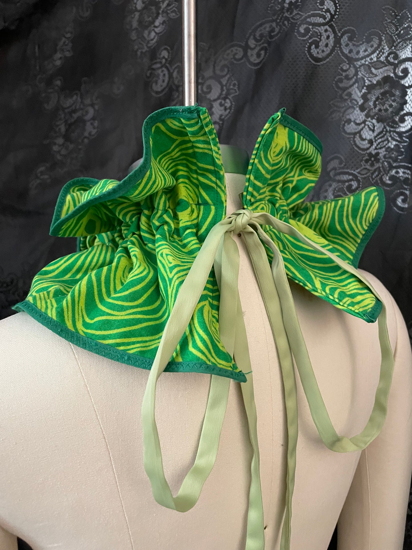 Green Ruffle Collar