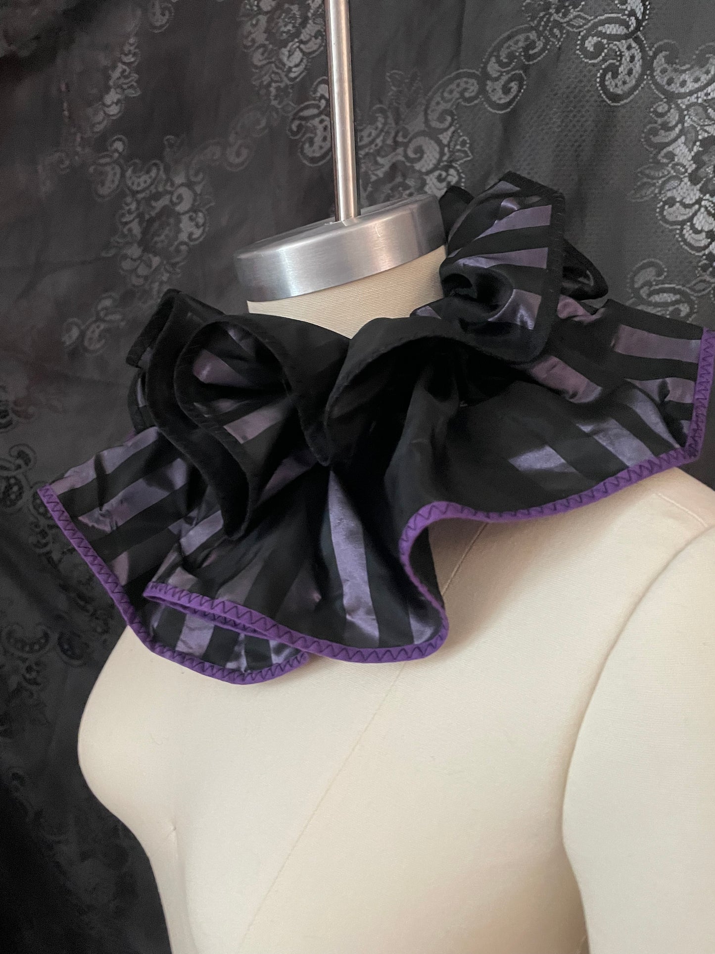 Purple & black Ruffle Collar