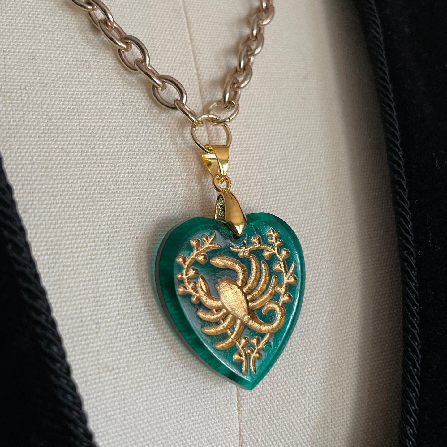 Scorpio scorpion heart clip chain - long green