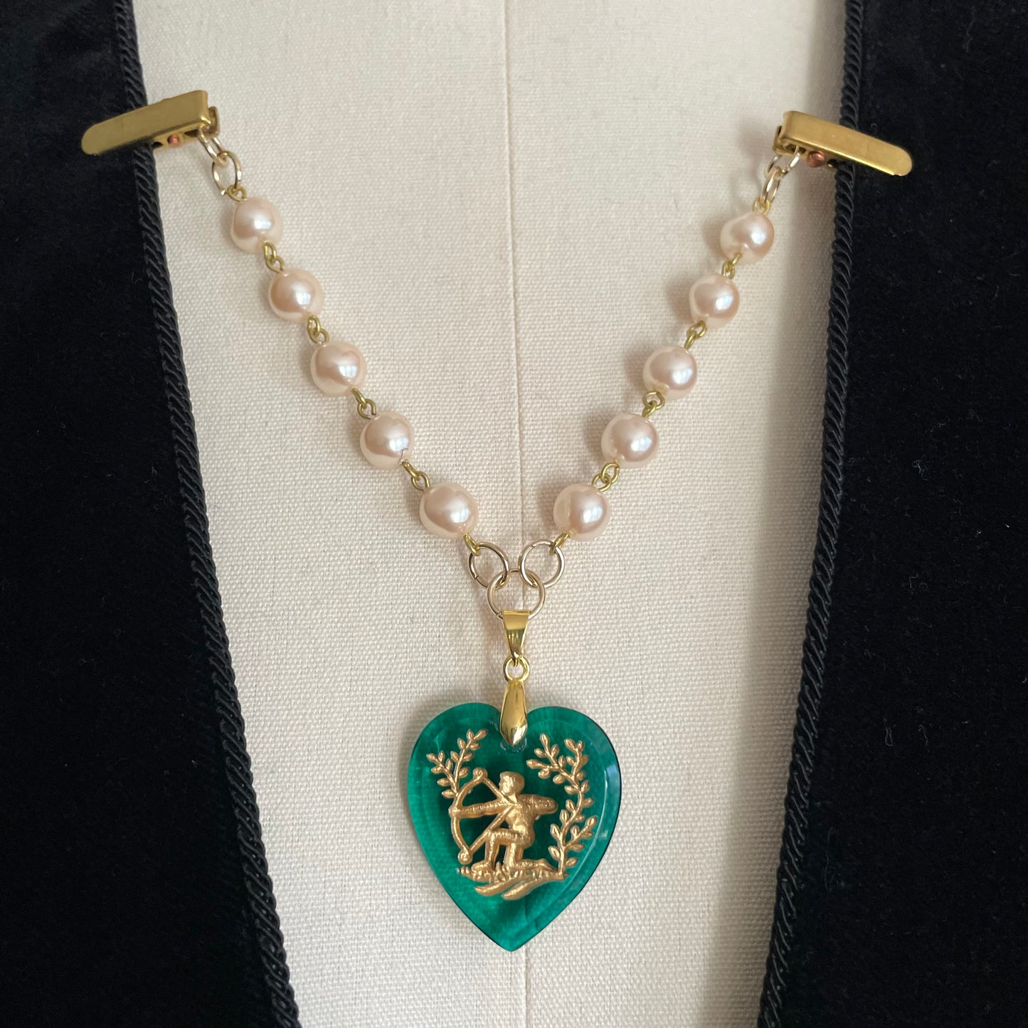 Sagittarius heart clip chain - green pearl