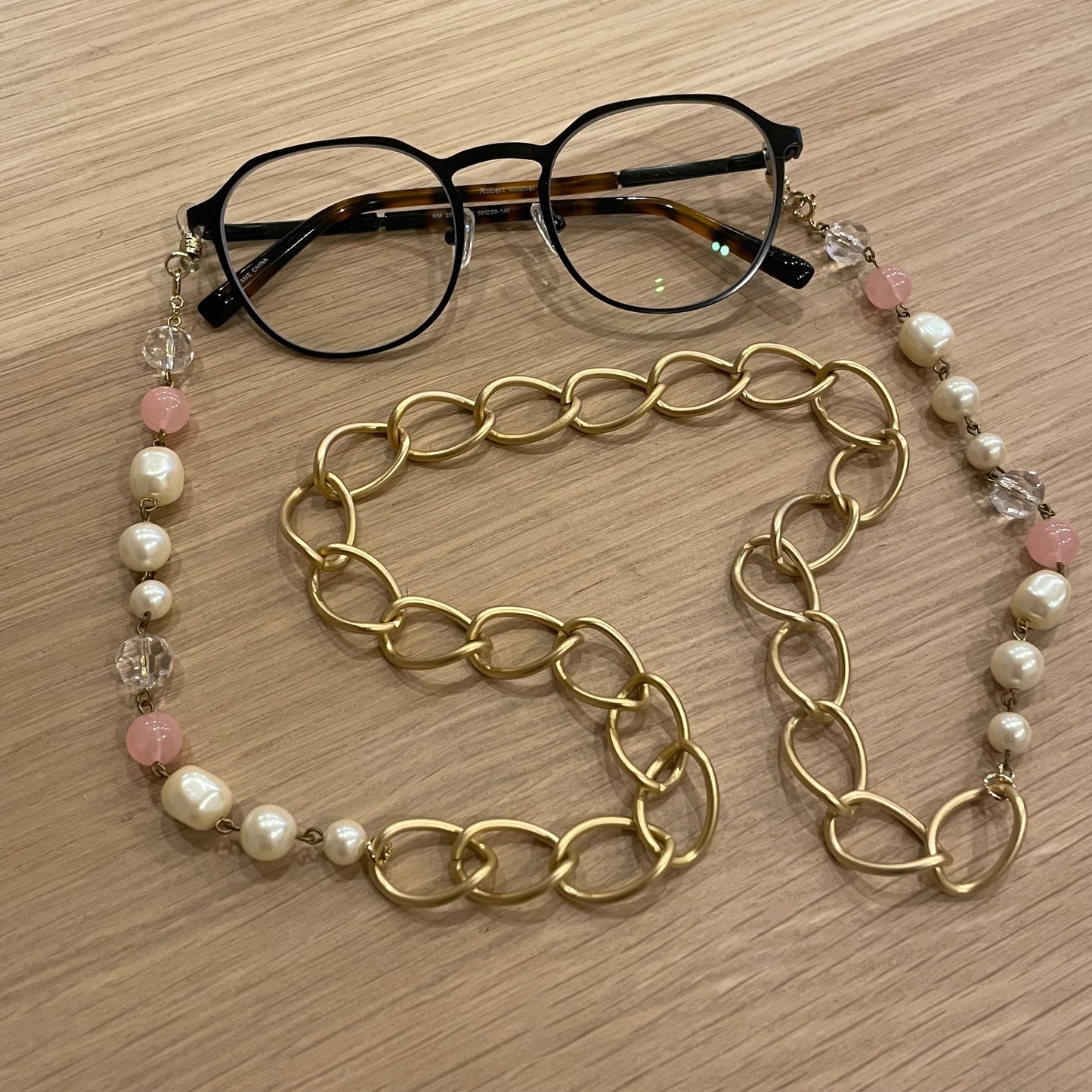 pink & pearl eyeglass chain