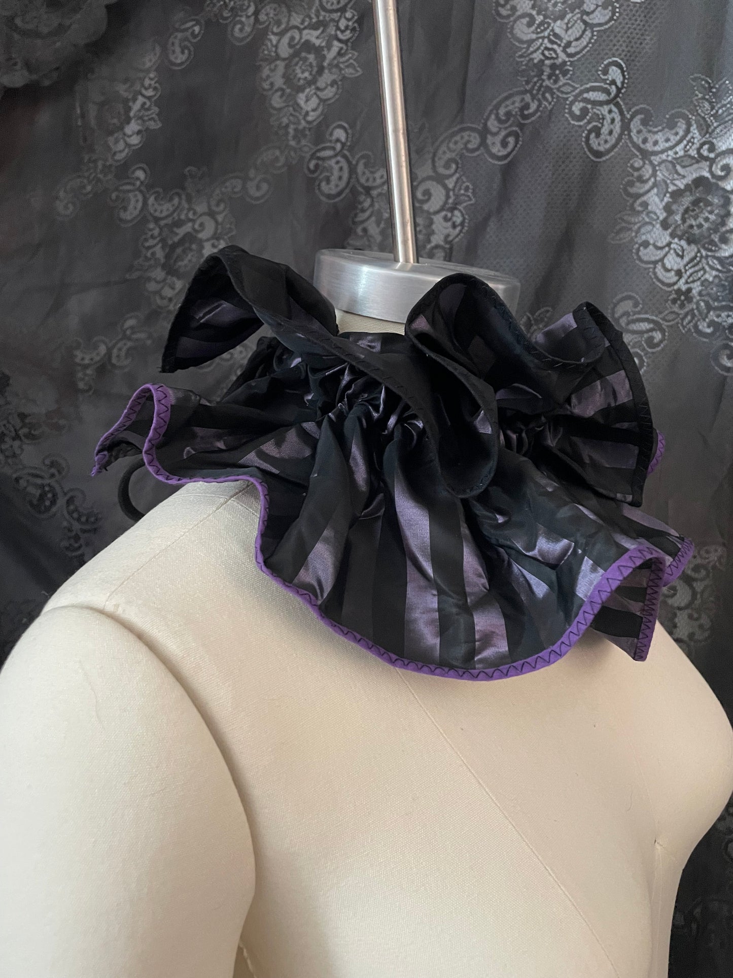 Purple & black Ruffle Collar