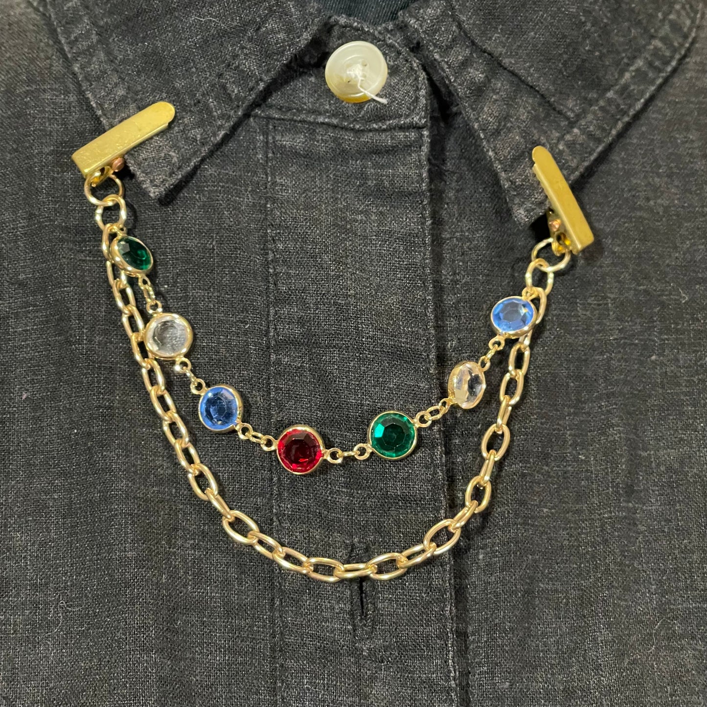 Bezeled collar chain