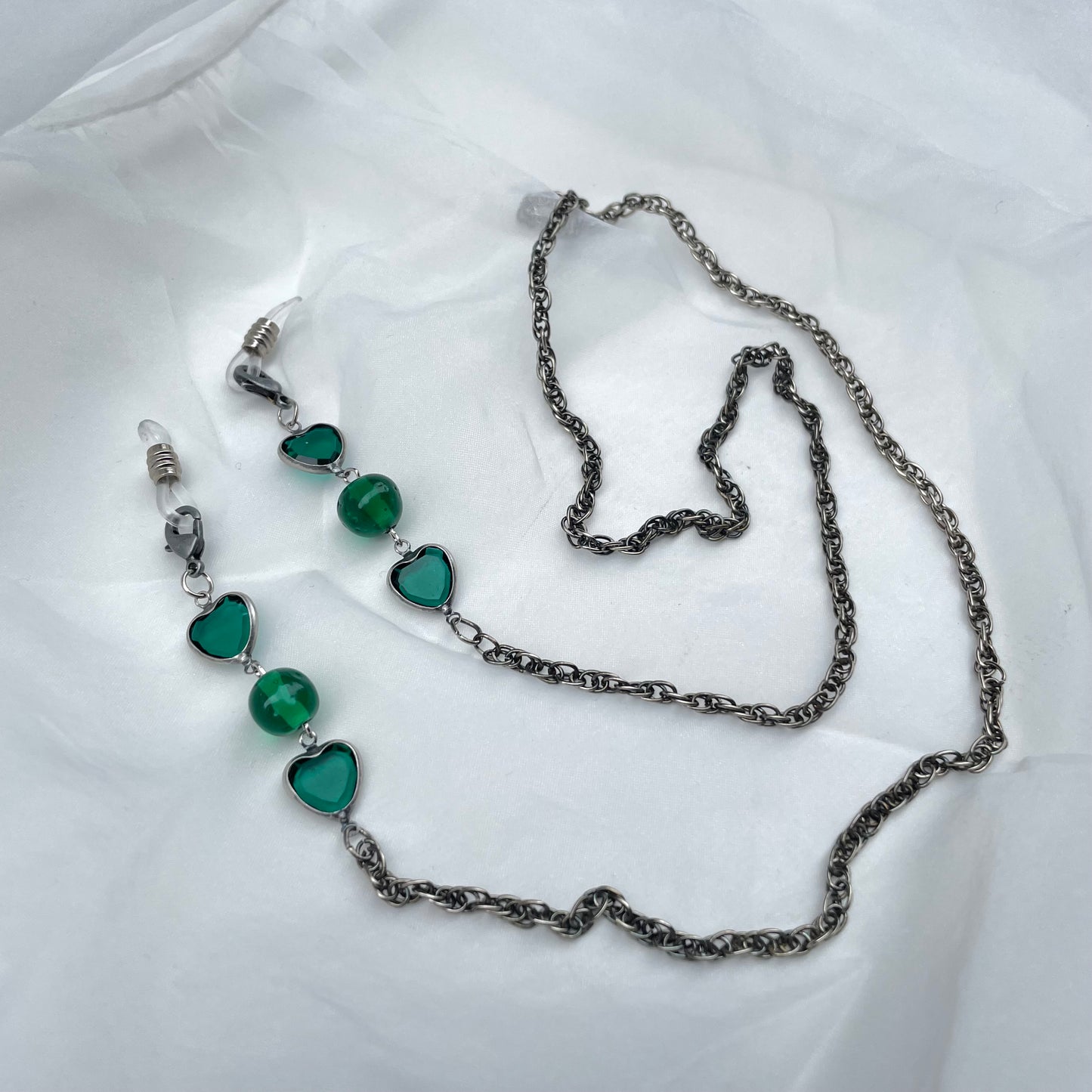 Dark green heart eyeglass chain