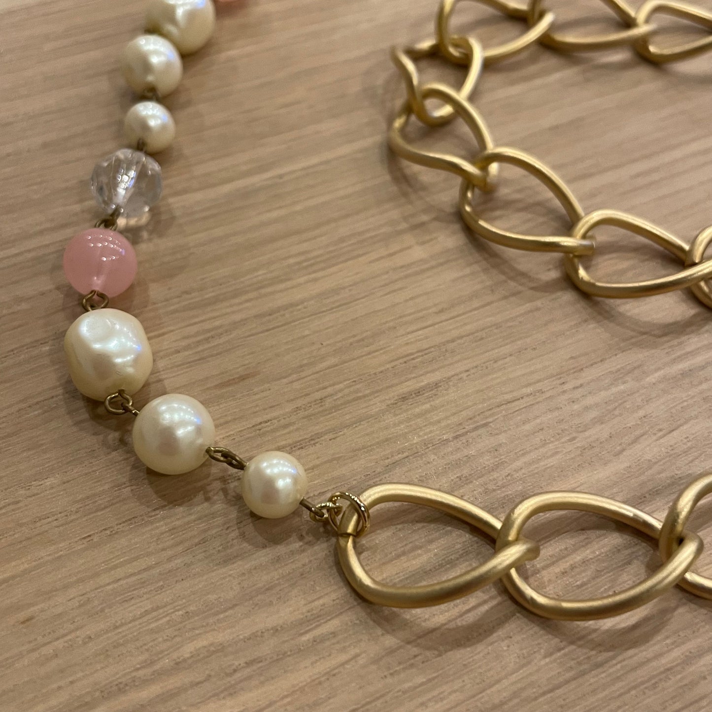 pink & pearl eyeglass chain