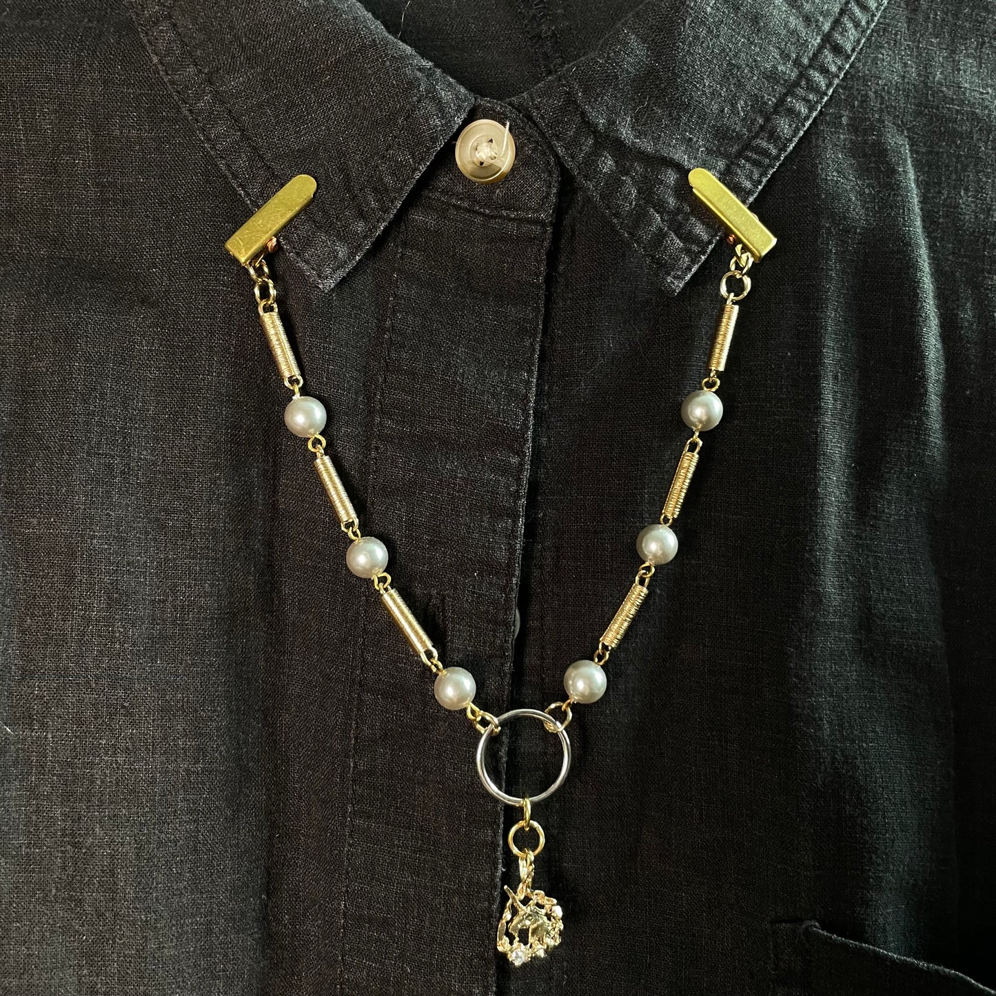Mixed metal framed unicorn collar chain