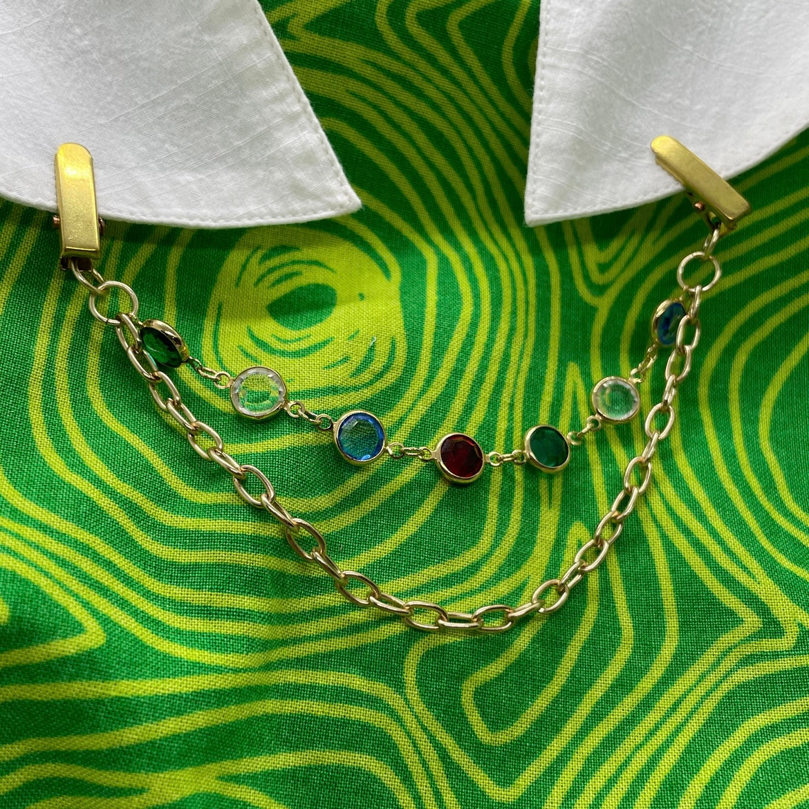 Bezeled collar chain