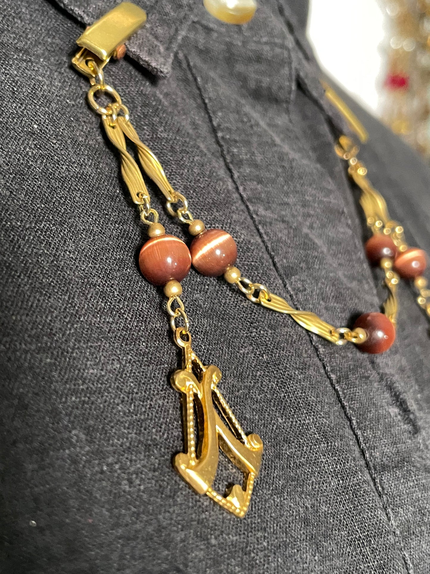 Brown & gold collar clip chain