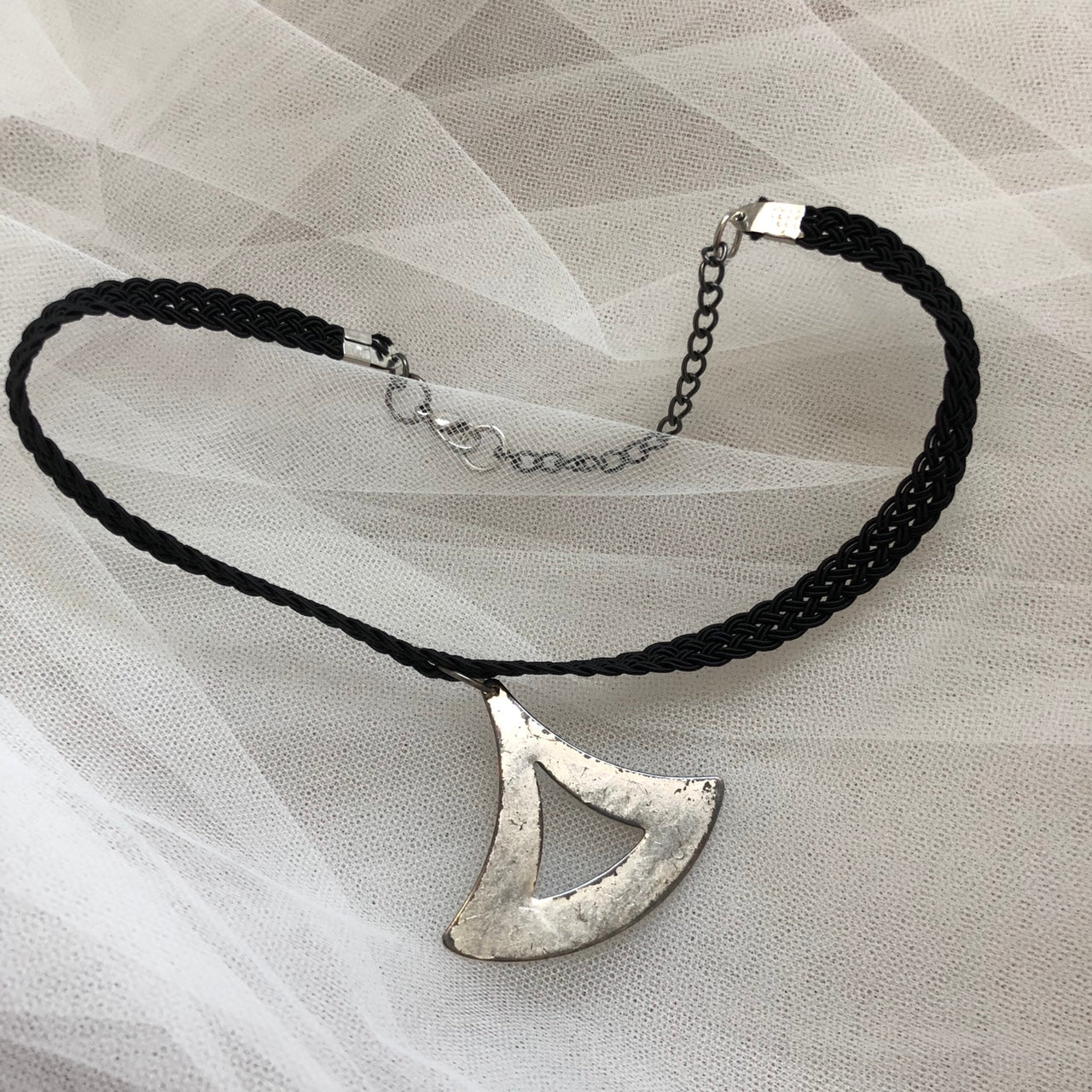 triangle pendant braided choker - silver