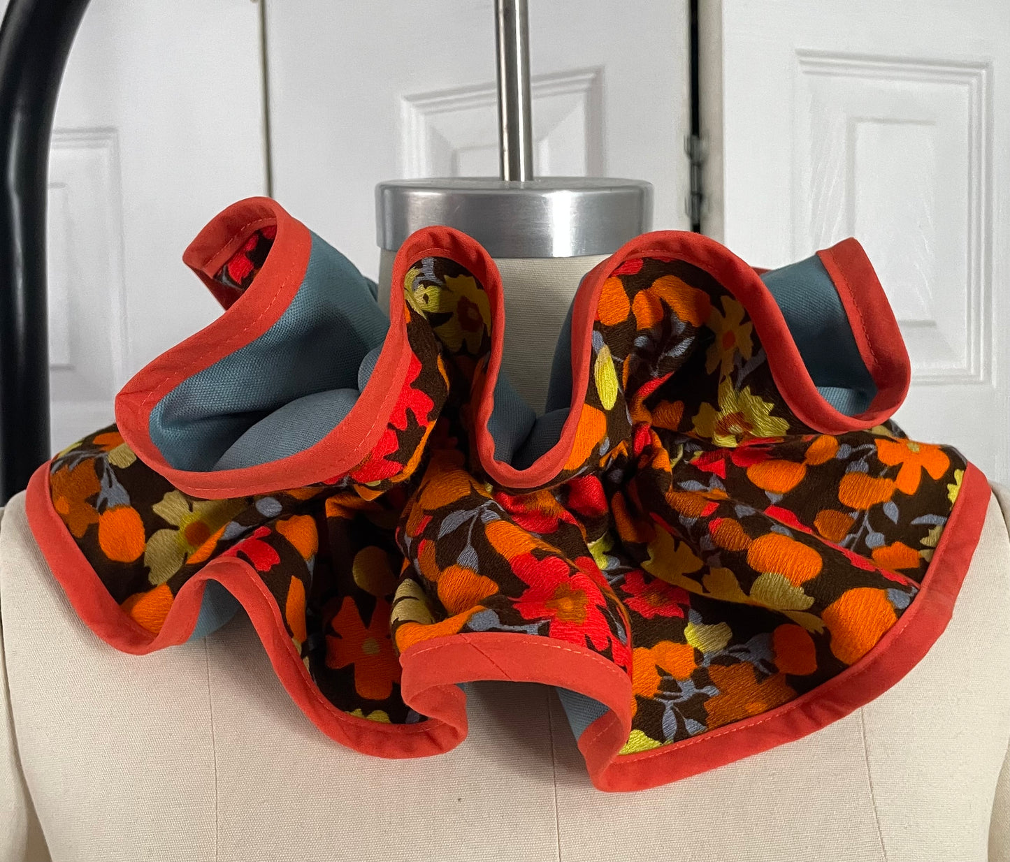 Vintage Floral Ruffle Collar