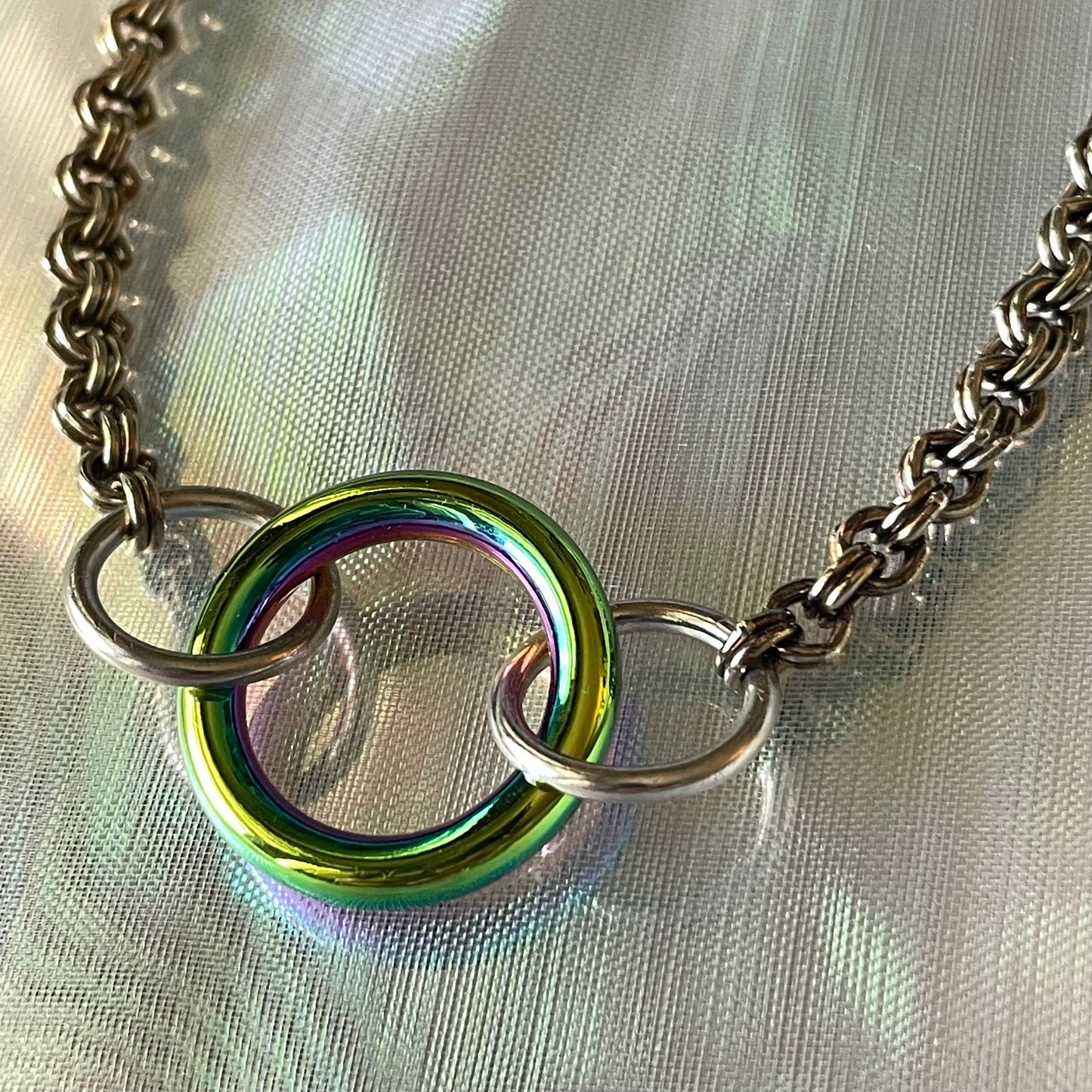 Oil slick o-ring clip chain