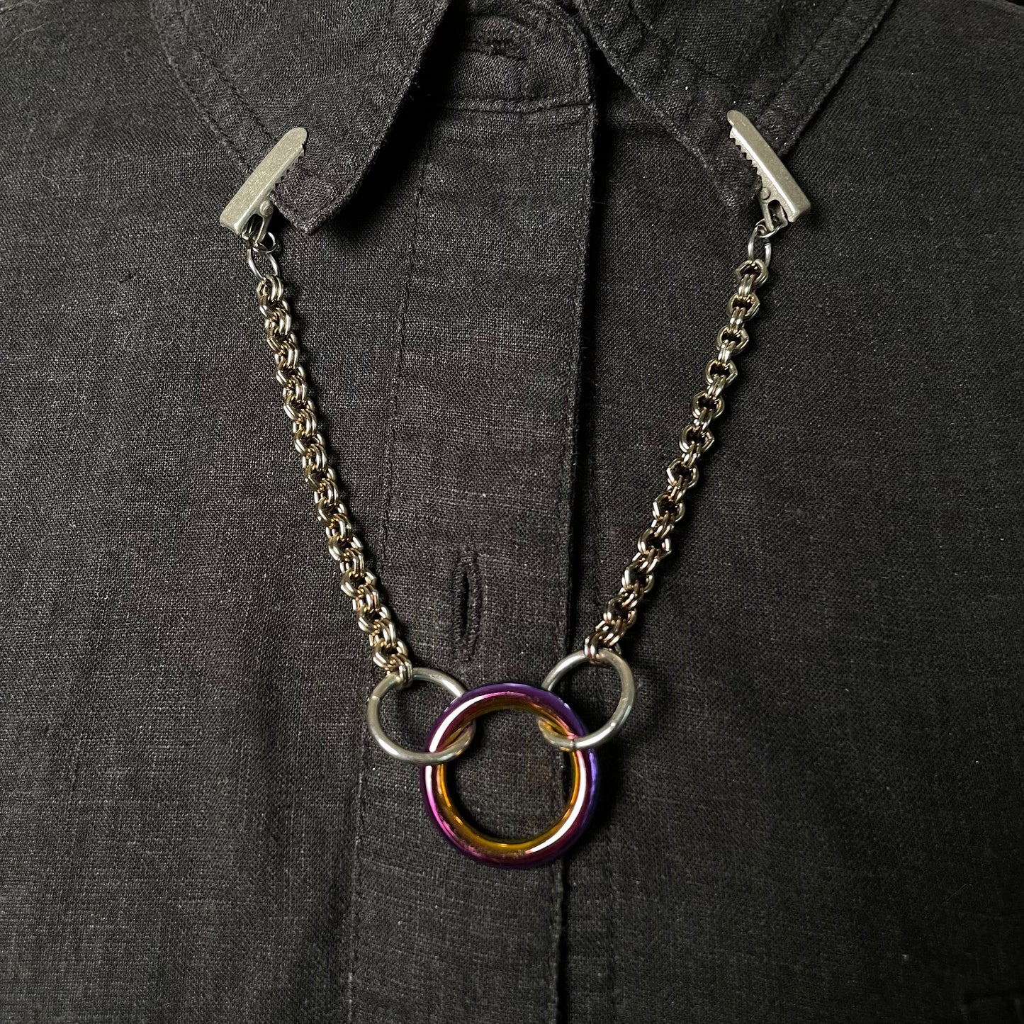 Oil slick o-ring clip chain