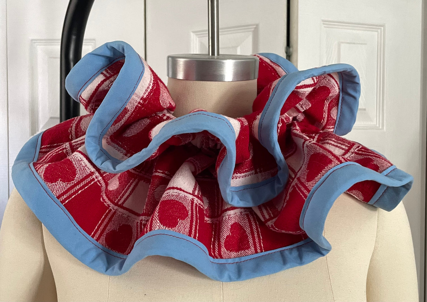 Heart Ruffle Collar