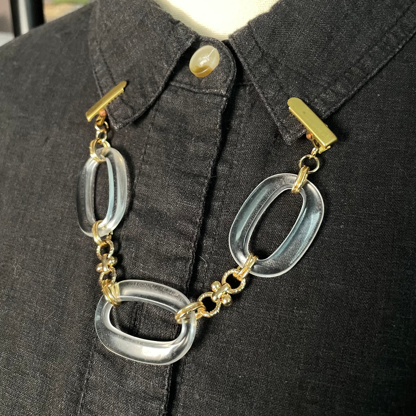 acrylic link goldtone collar chain