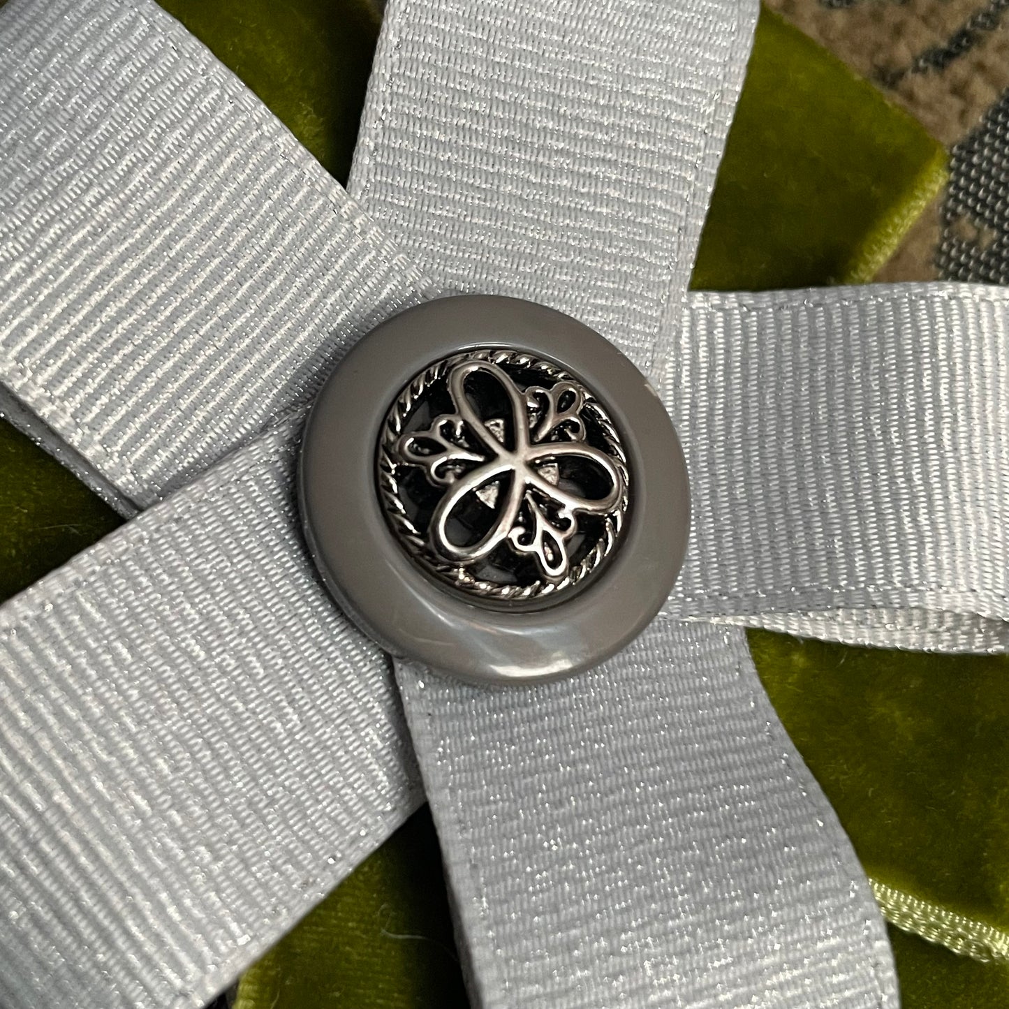 Prize Ribbon Badge Pin
