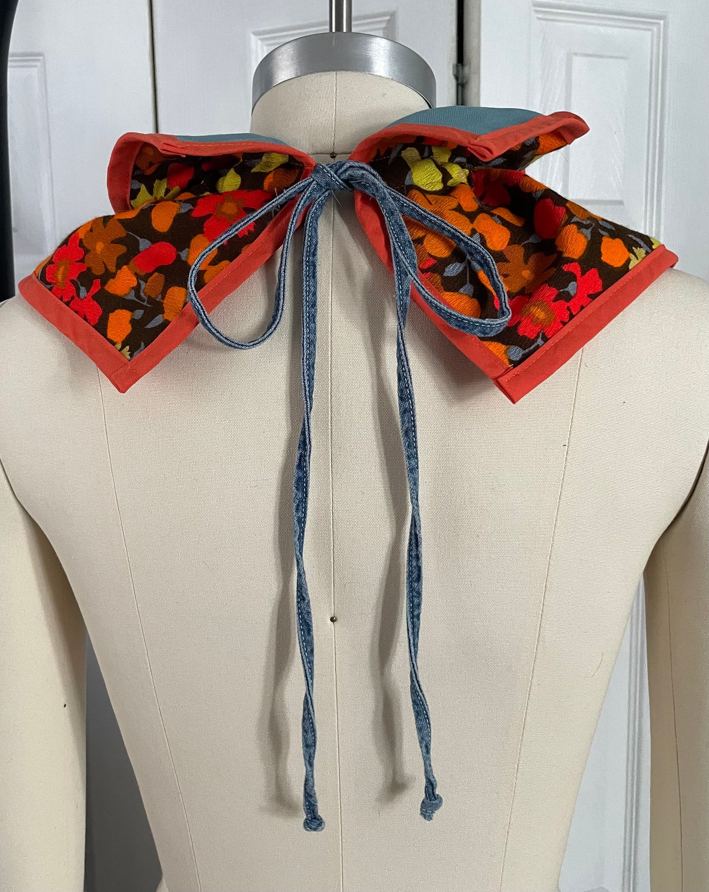 Vintage Floral Ruffle Collar