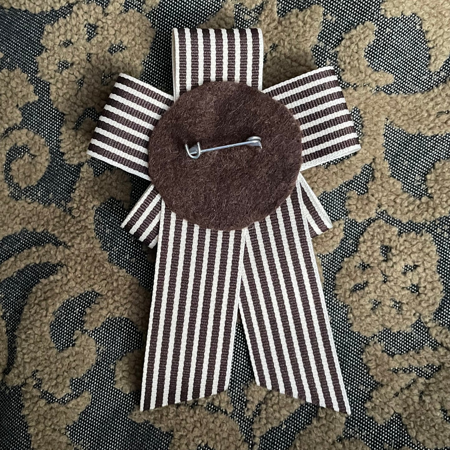 Prize Ribbon Badge Pin