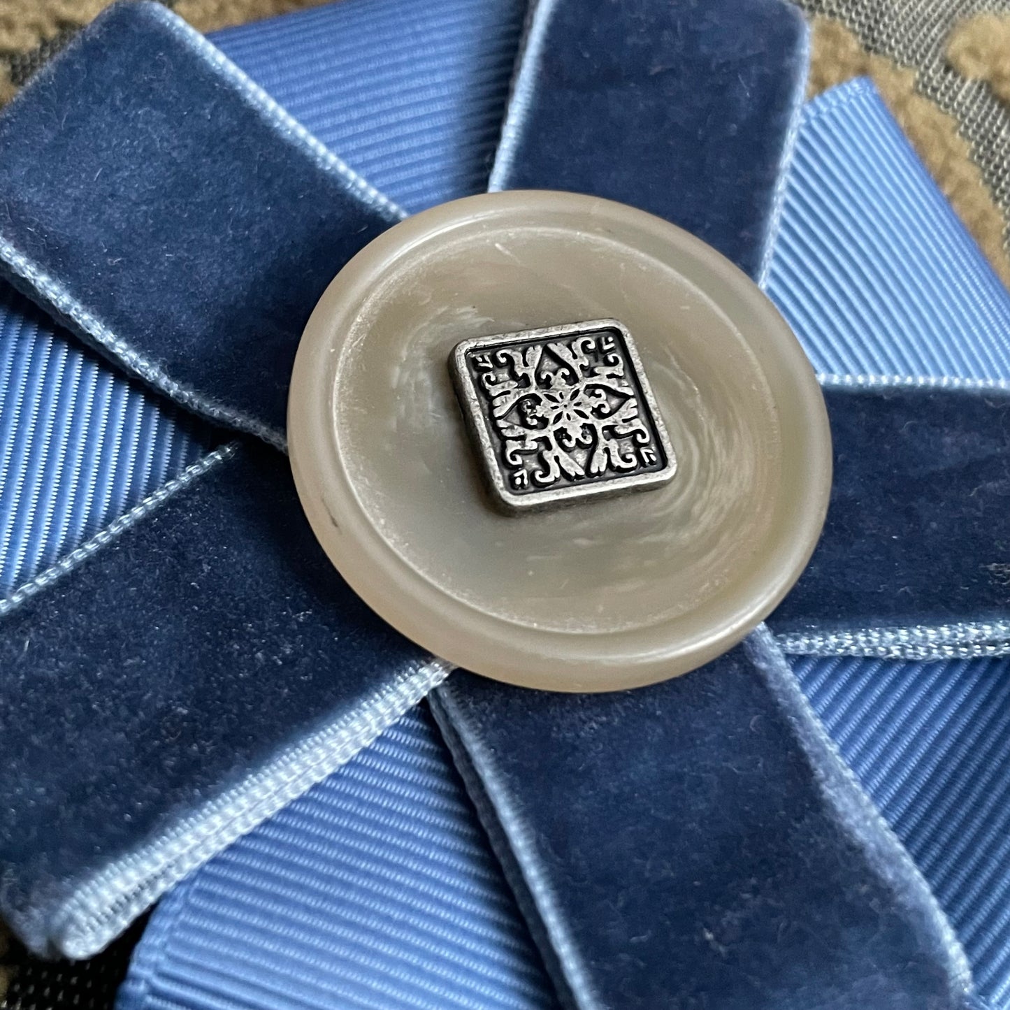 Prize Ribbon Badge Pin