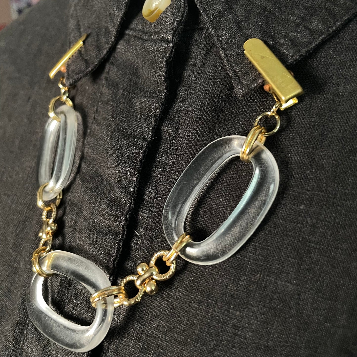 acrylic link goldtone collar chain