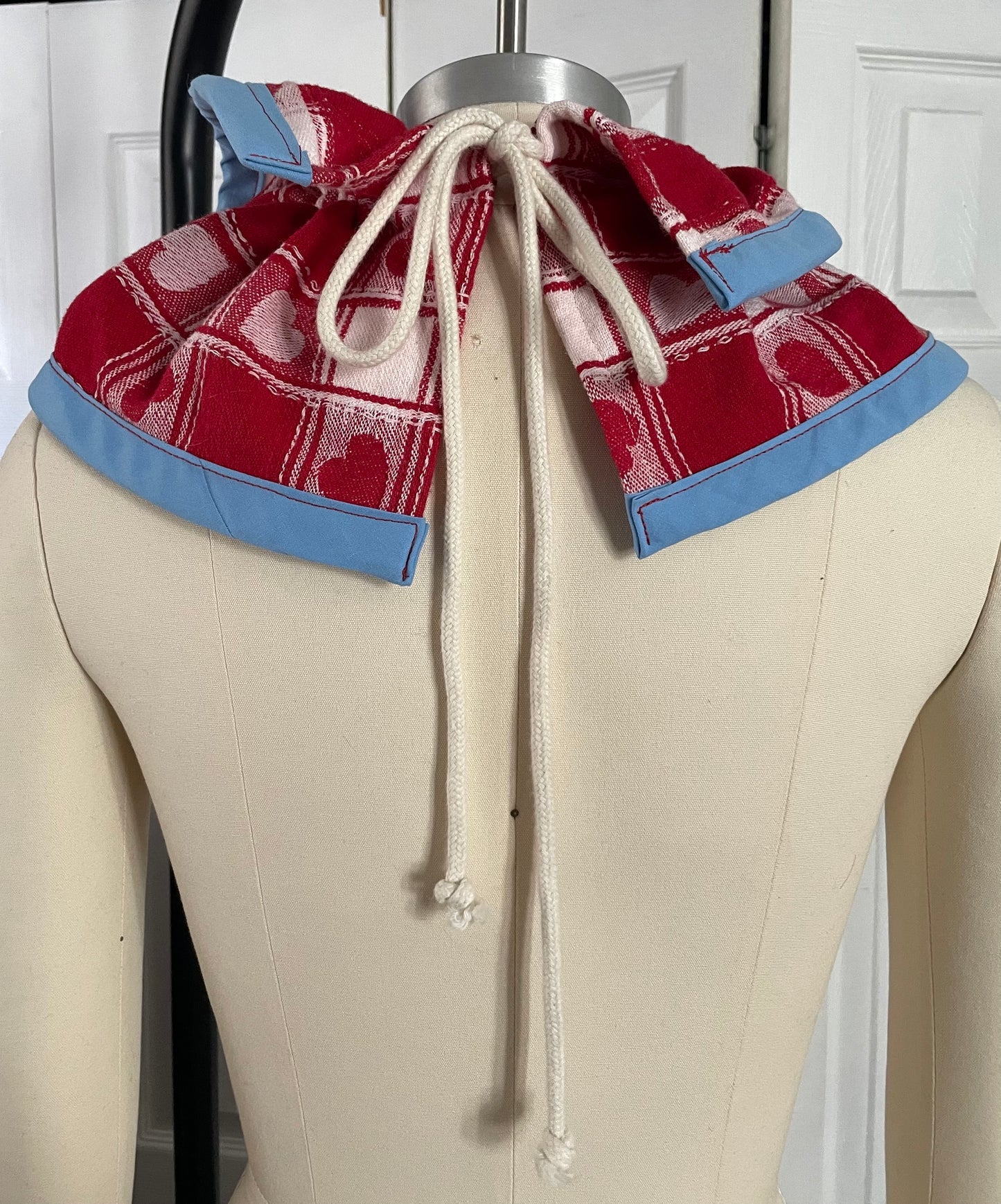 Heart Ruffle Collar