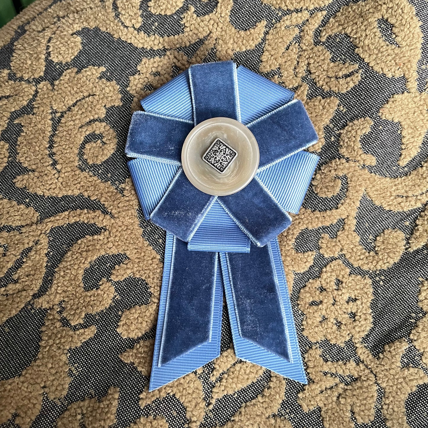 Prize Ribbon Badge Pin
