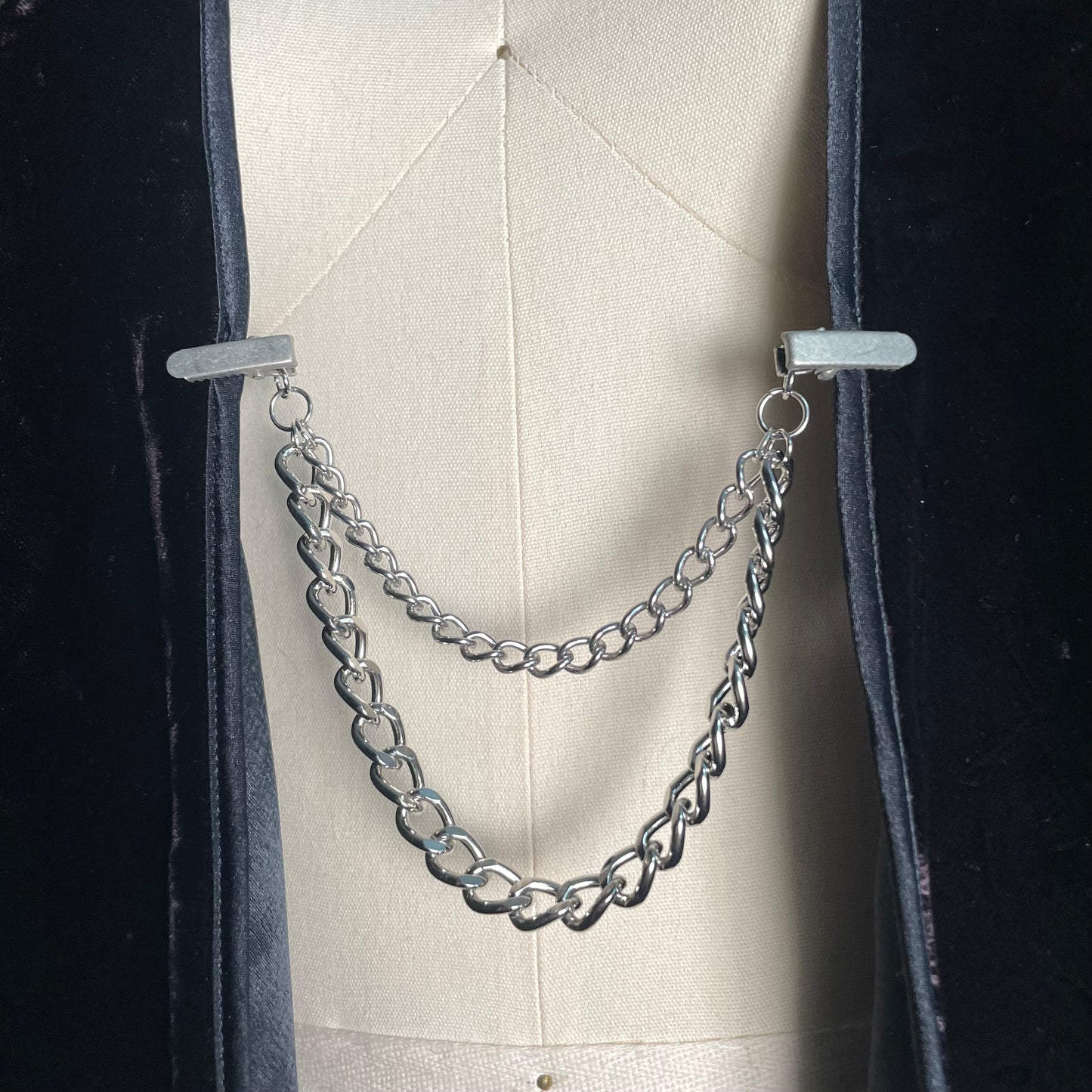 Dual chain silver tone collar clip