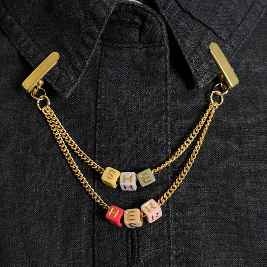 she/her Pronouns collar chain - gold