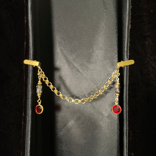 Garland chain goldtone collar clip
