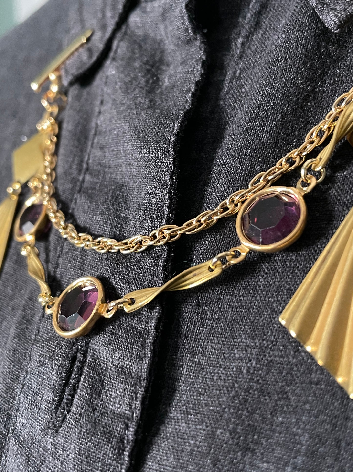 Purple deco goldtone collar clip