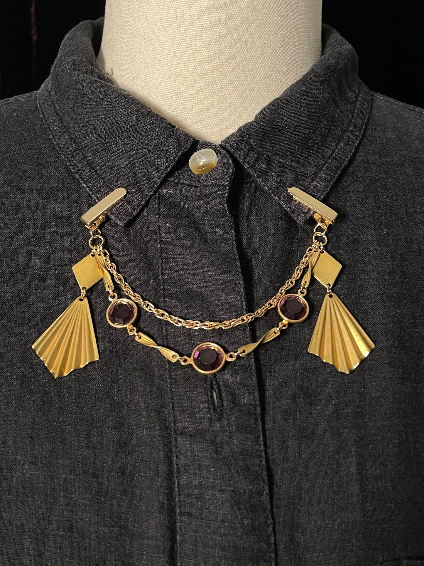 Purple deco goldtone collar clip