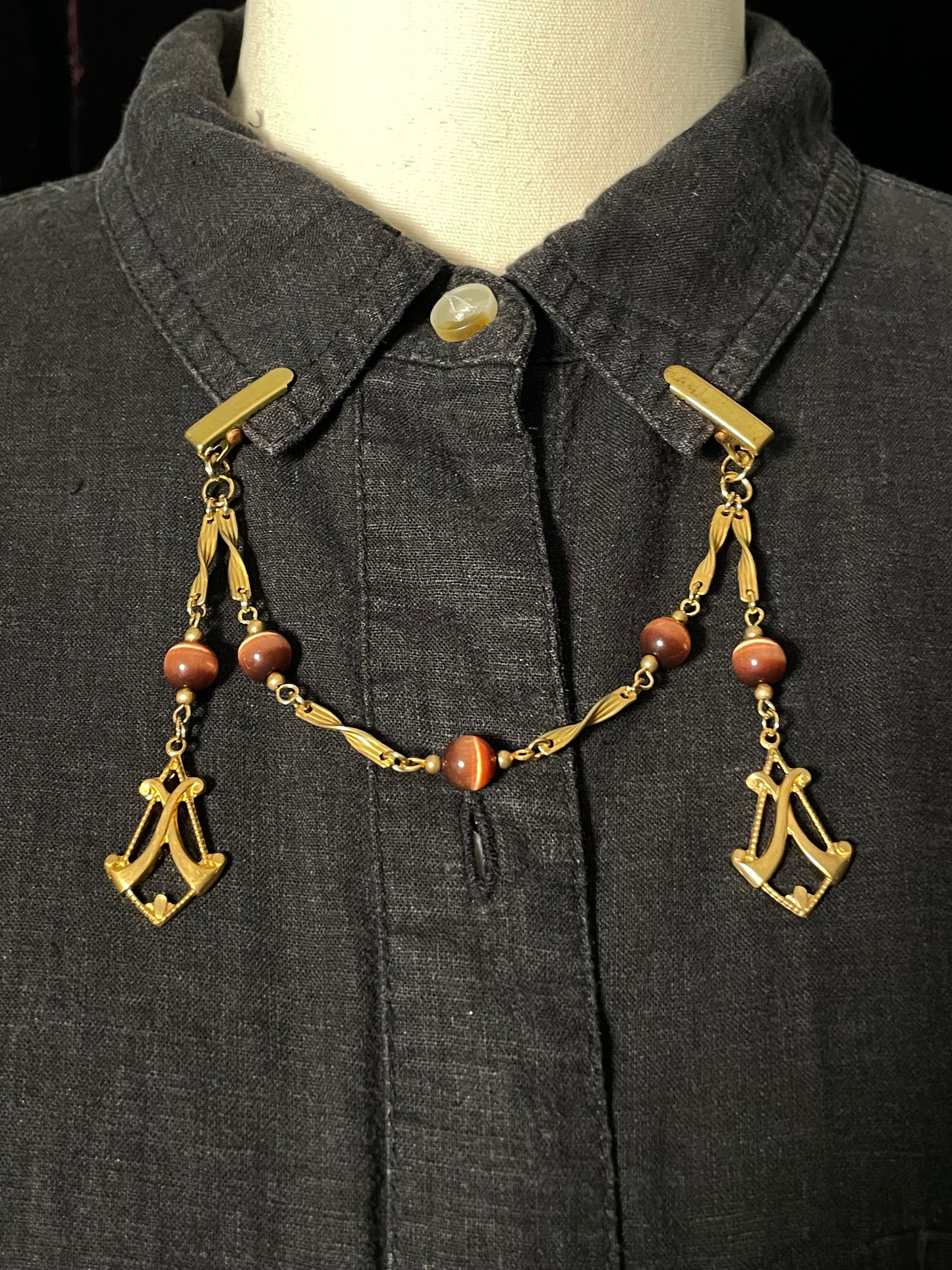 Brown & gold collar clip chain