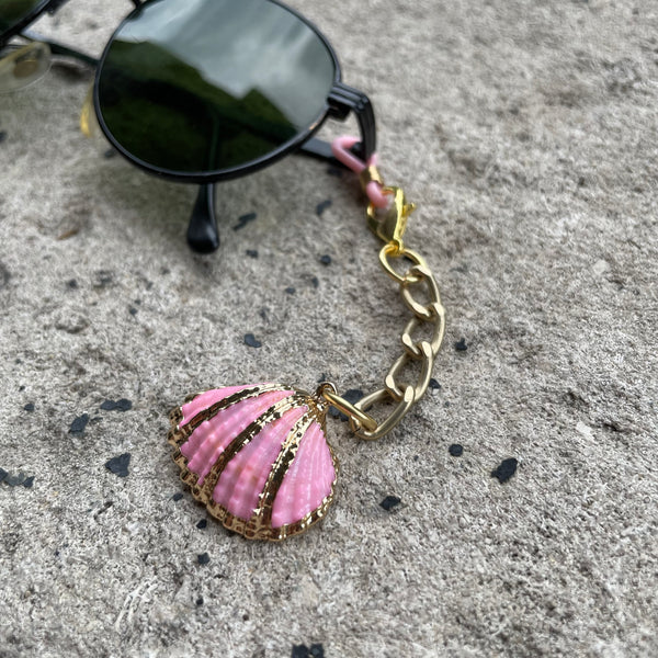 eyeglass charm - pink clam